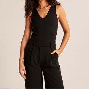 Abercrombie Seamless Fabric V-Neck Bodysuit
